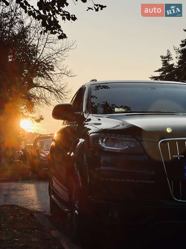 Внедорожник / Кроссовер Audi Q7 2013 в Киеве