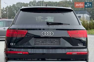 Позашляховик / Кросовер Audi Q7 2016 в 