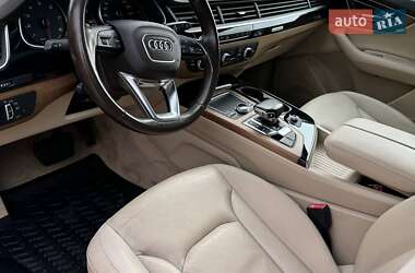 Позашляховик / Кросовер Audi Q7 2016 в 
