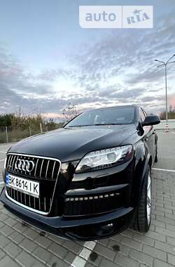 Позашляховик / Кросовер Audi Q7 2010 в Дубні