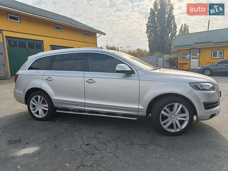 Внедорожник / Кроссовер Audi Q7 2015 в Черкассах