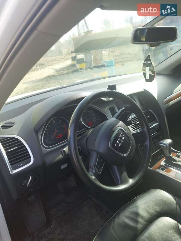 Позашляховик / Кросовер Audi Q7 2010 в Запоріжжі