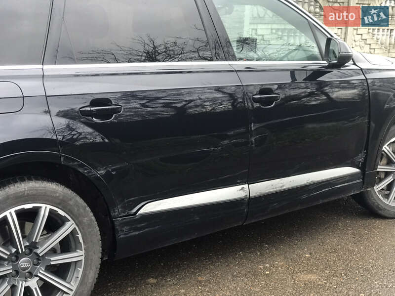 Позашляховик / Кросовер Audi Q7 2016 в Калуші