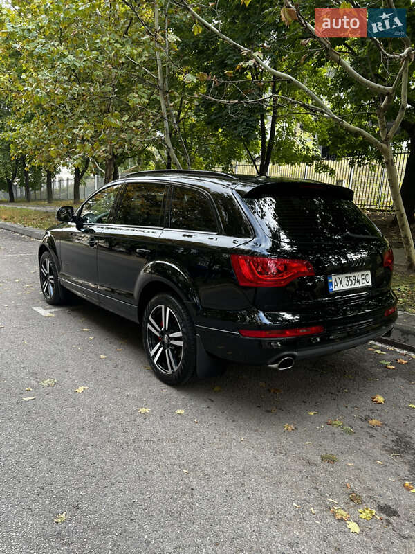 Позашляховик / Кросовер Audi Q7 2013 в Дніпрі