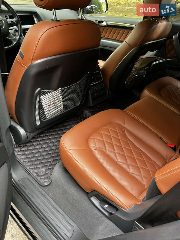 Позашляховик / Кросовер Audi Q7 2013 в Дніпрі