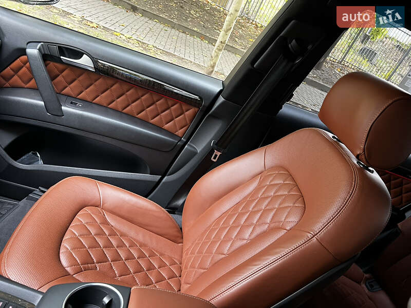 Позашляховик / Кросовер Audi Q7 2013 в Дніпрі