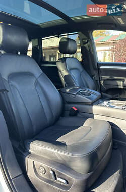Внедорожник / Кроссовер Audi Q7 2015 в 