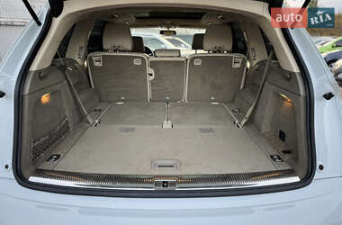 Позашляховик / Кросовер Audi Q7 2014 в 