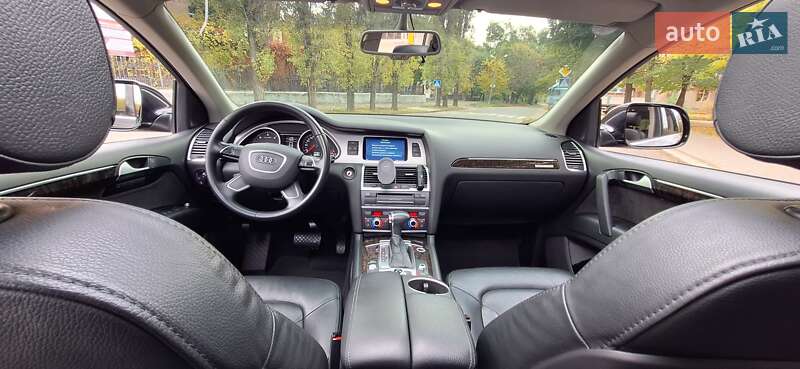 Позашляховик / Кросовер Audi Q7 2015 в Миколаєві