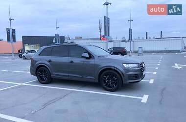 Внедорожник / Кроссовер Audi Q7 2018 в 
