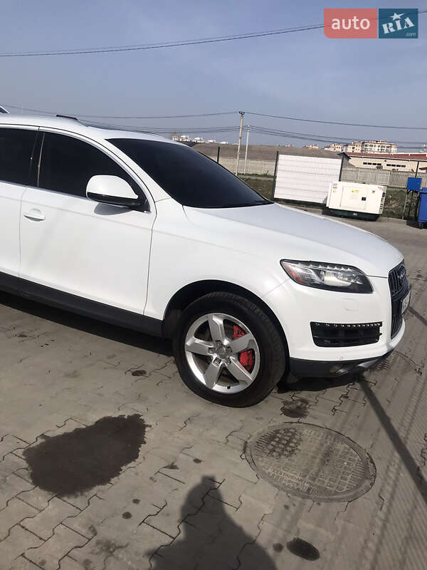 Позашляховик / Кросовер Audi Q7 2012 в Києві