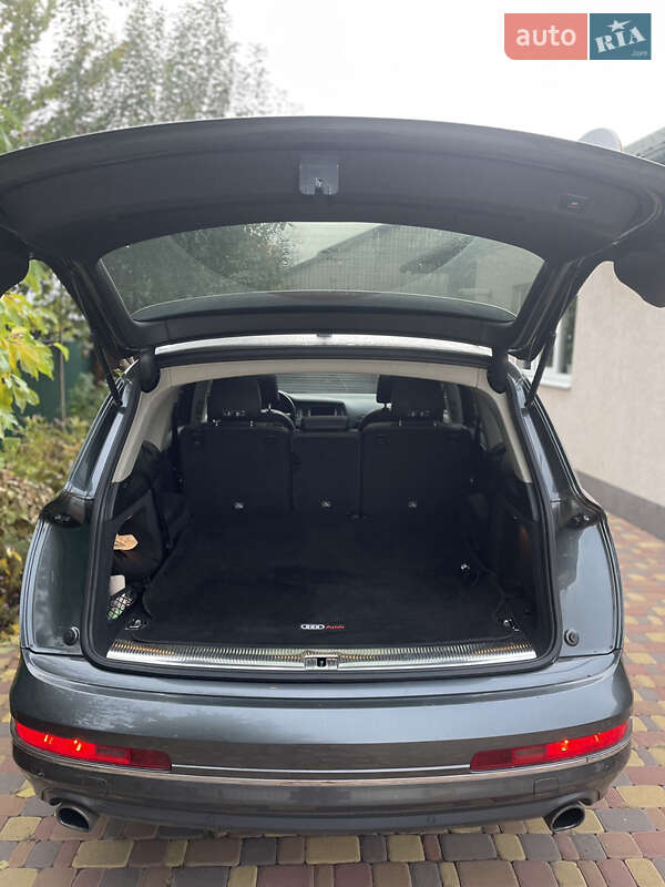 Внедорожник / Кроссовер Audi Q7 2015 в Миргороде