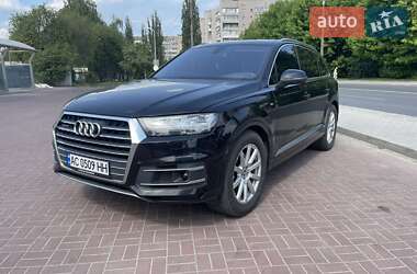 Внедорожник / Кроссовер Audi Q7 2016 в Луцке