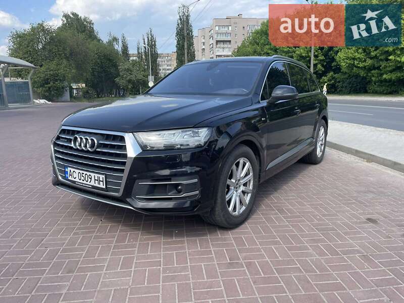 Внедорожник / Кроссовер Audi Q7 2016 в Луцке