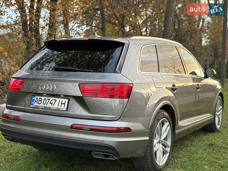Позашляховик / Кросовер Audi Q7 2017 в Вінниці