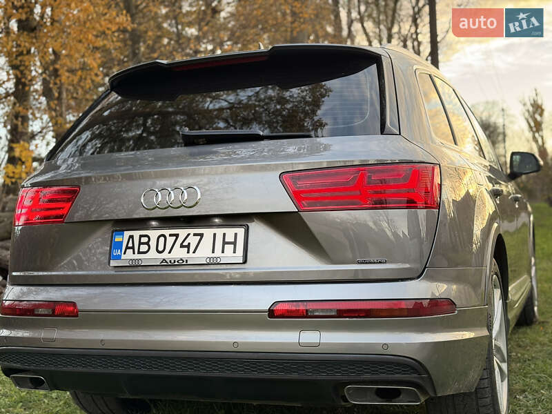 Позашляховик / Кросовер Audi Q7 2017 в Вінниці