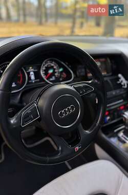 Внедорожник / Кроссовер Audi Q7 2011 в 