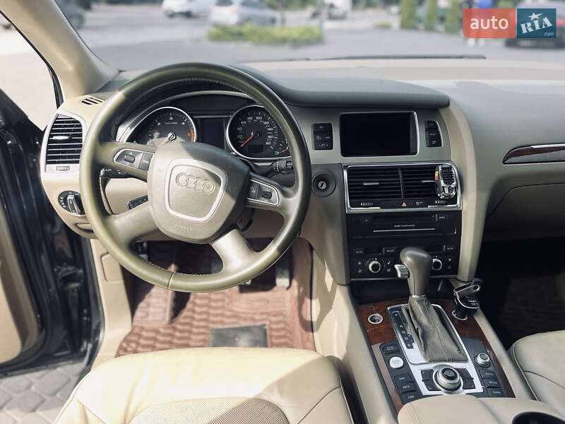 Позашляховик / Кросовер Audi Q7 2010 в Хмельницькому