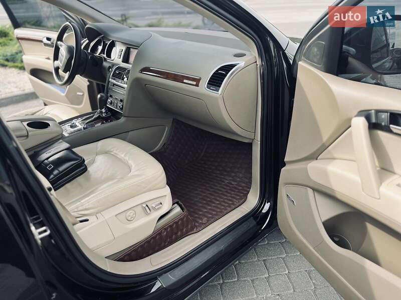 Позашляховик / Кросовер Audi Q7 2010 в Хмельницькому