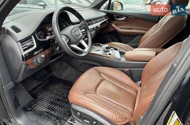 Внедорожник / Кроссовер Audi Q7 2016 в 