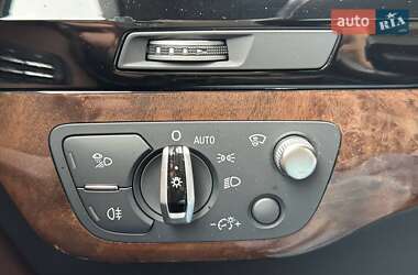 Внедорожник / Кроссовер Audi Q7 2016 в 