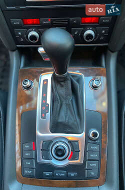 Внедорожник / Кроссовер Audi Q7 2011 в 