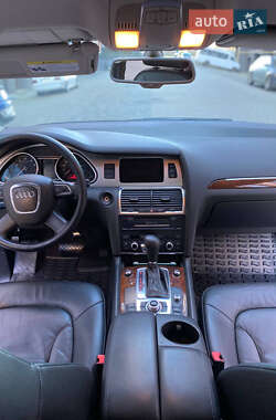 Внедорожник / Кроссовер Audi Q7 2011 в 
