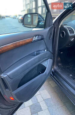 Внедорожник / Кроссовер Audi Q7 2011 в 