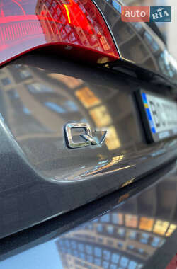 Внедорожник / Кроссовер Audi Q7 2011 в 