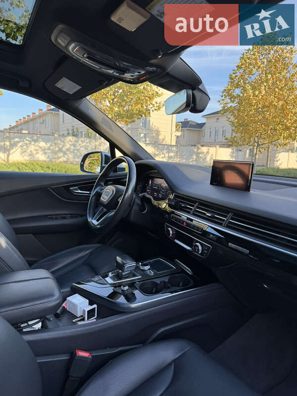 Внедорожник / Кроссовер Audi Q7 2017 в Одессе