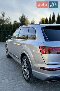 Внедорожник / Кроссовер Audi Q7 2017 в 