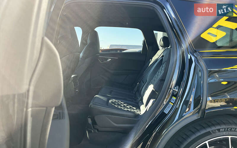 Позашляховик / Кросовер Audi Q7 2023 в Мукачевому