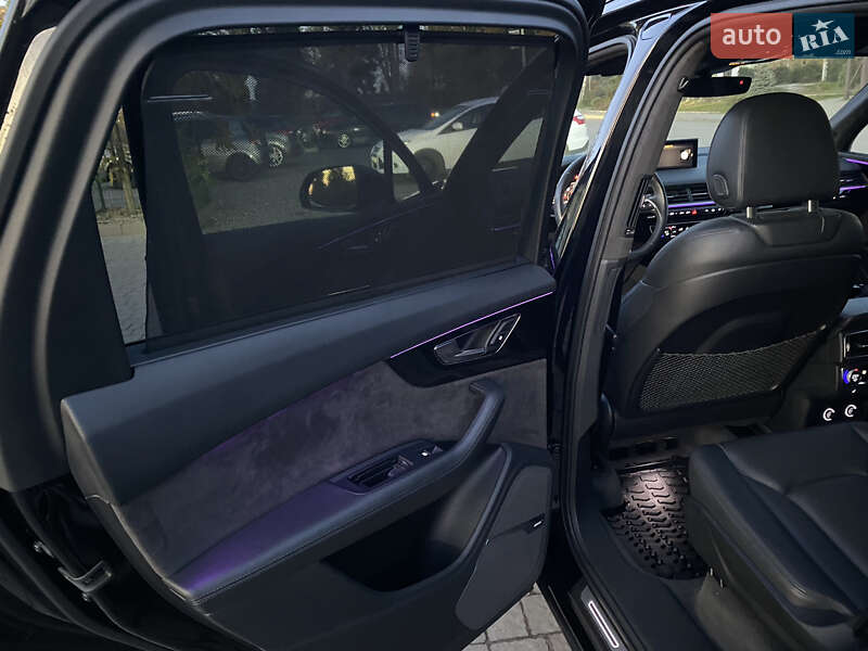 Позашляховик / Кросовер Audi Q7 2017 в Львові