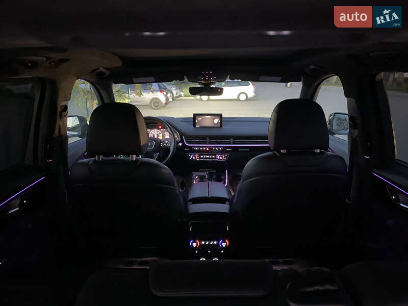 Позашляховик / Кросовер Audi Q7 2017 в Львові