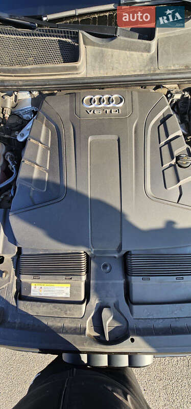 Позашляховик / Кросовер Audi Q7 2016 в Києві фото 17 Позашляховик / Кросовер Audi Q7 2016 в Києві