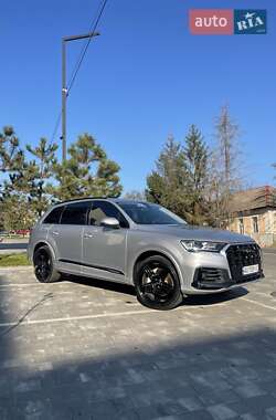 Внедорожник / Кроссовер Audi Q7 2019 в 