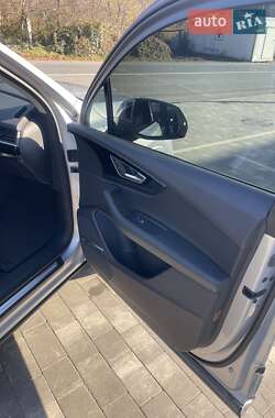 Внедорожник / Кроссовер Audi Q7 2019 в 