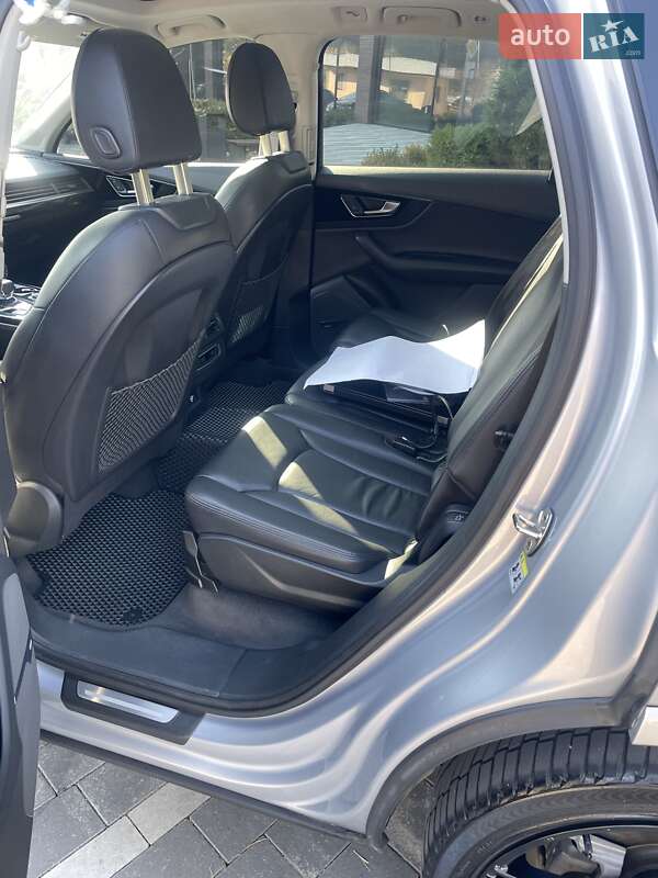 Позашляховик / Кросовер Audi Q7 2019 в Ужгороді