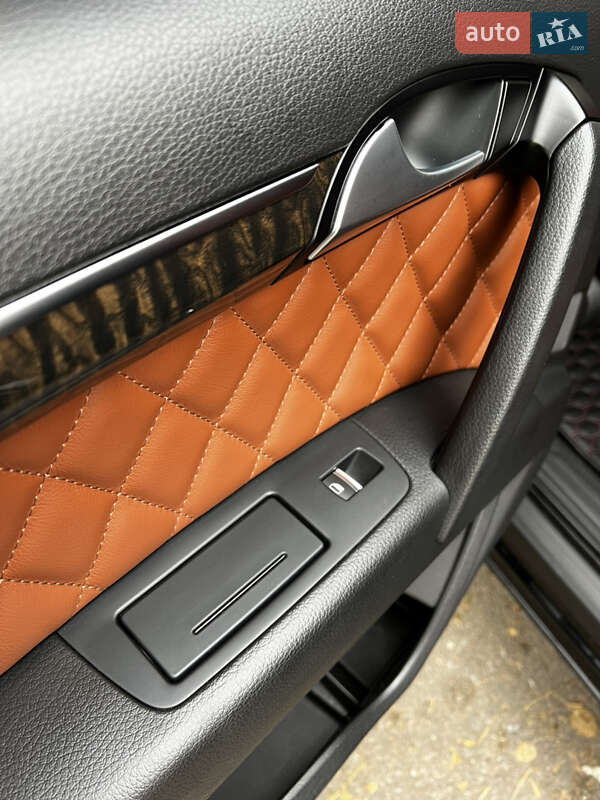 Позашляховик / Кросовер Audi Q7 2013 в Дніпрі
