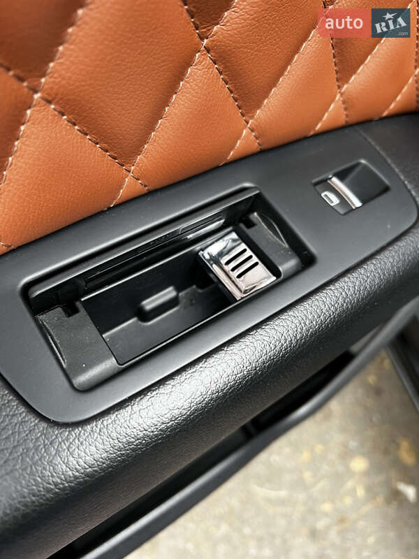 Позашляховик / Кросовер Audi Q7 2013 в Дніпрі