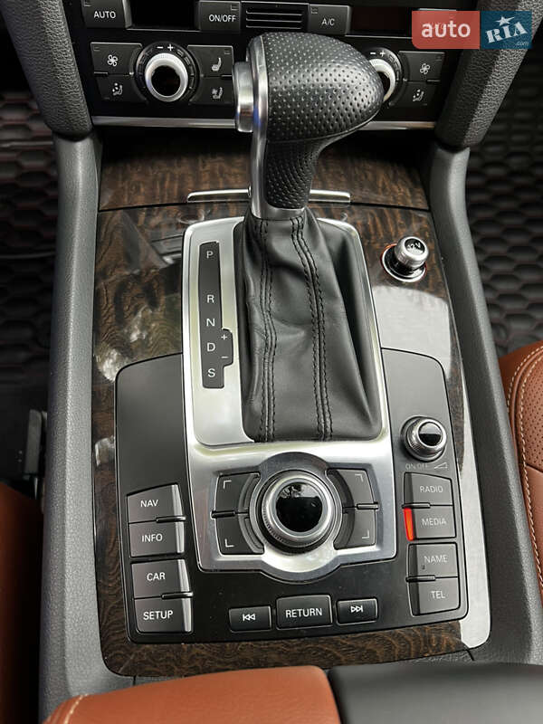 Позашляховик / Кросовер Audi Q7 2013 в Дніпрі