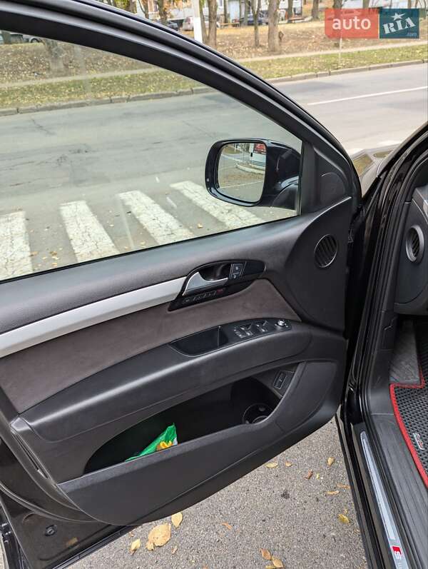 Внедорожник / Кроссовер Audi Q7 2011 в Харькове