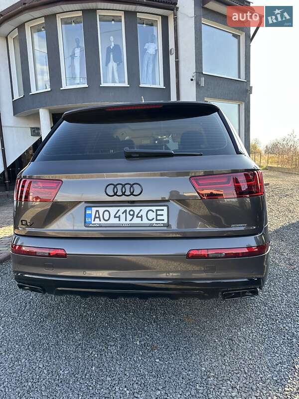 Внедорожник / Кроссовер Audi Q7 2016 в Солотвине
