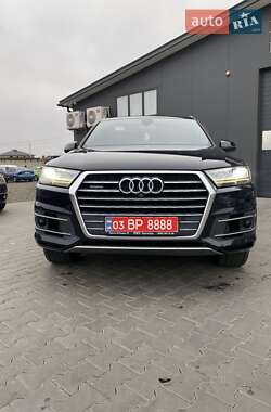 Позашляховик / Кросовер Audi Q7 2017 в Луцьку