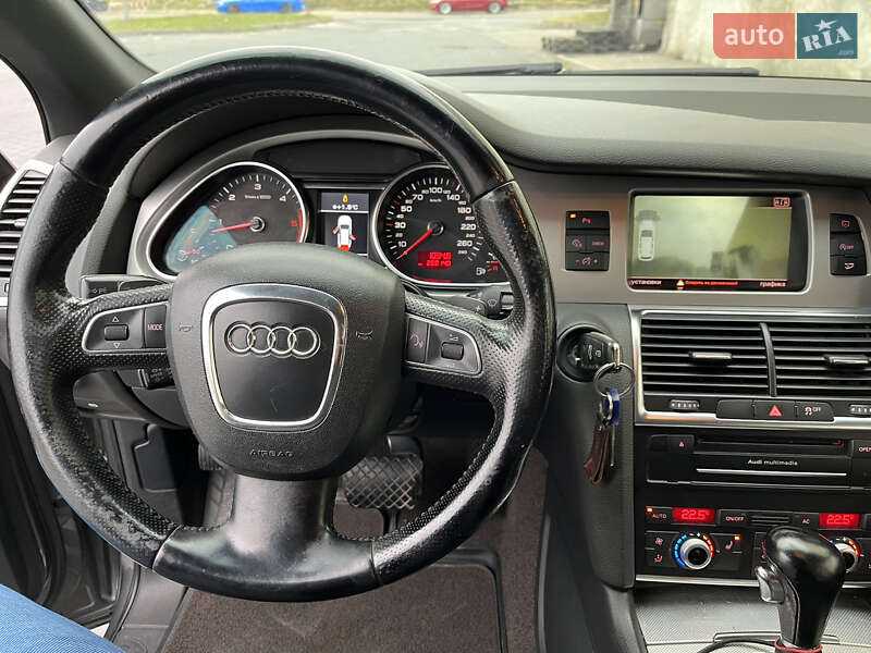 Позашляховик / Кросовер Audi Q7 2011 в Львові