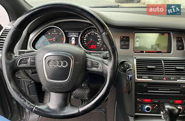 Внедорожник / Кроссовер Audi Q7 2011 в 