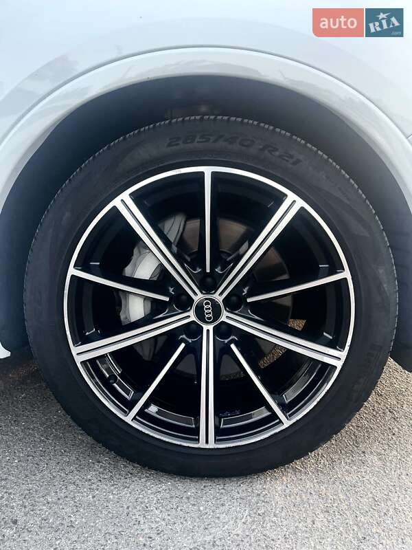 Позашляховик / Кросовер Audi Q7 2021 в Миколаєві