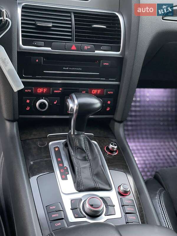 Позашляховик / Кросовер Audi Q7 2013 в Гайсину