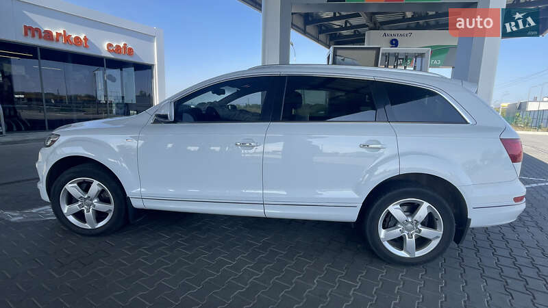 Позашляховик / Кросовер Audi Q7 2012 в Києві
