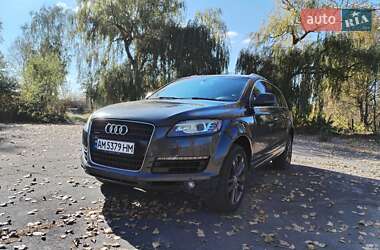 Позашляховик / Кросовер Audi Q7 2011 в 